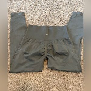 Halara Grey 7/8 Seamless legging NWOT Size Large